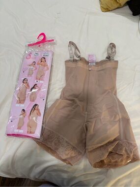 High-Waist Sculpting Bodysuit Short - Nude